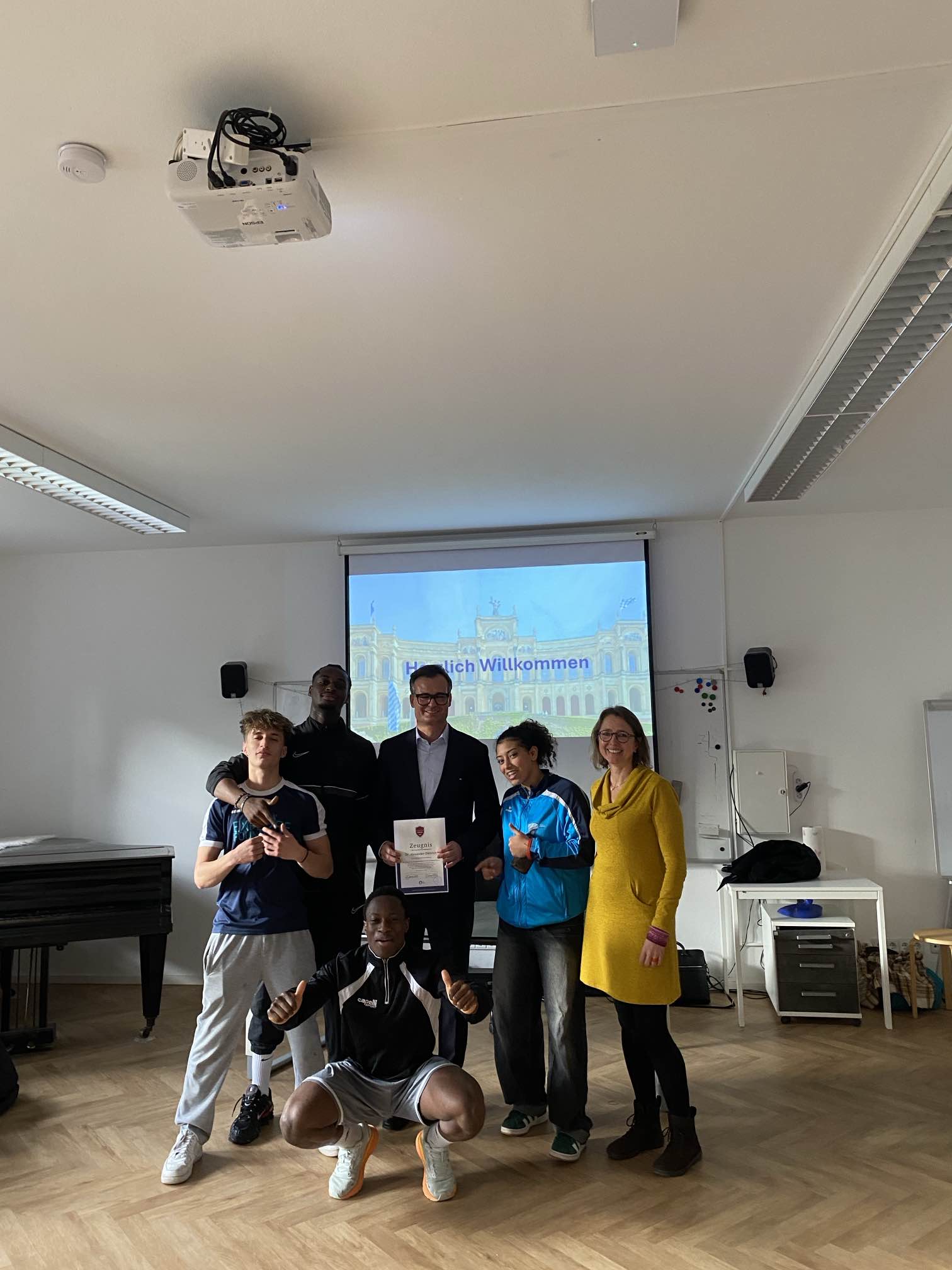 Dr. Alexander Dietrich zu Besuch bei der Bode Berufsfachschule für Bewegung in München