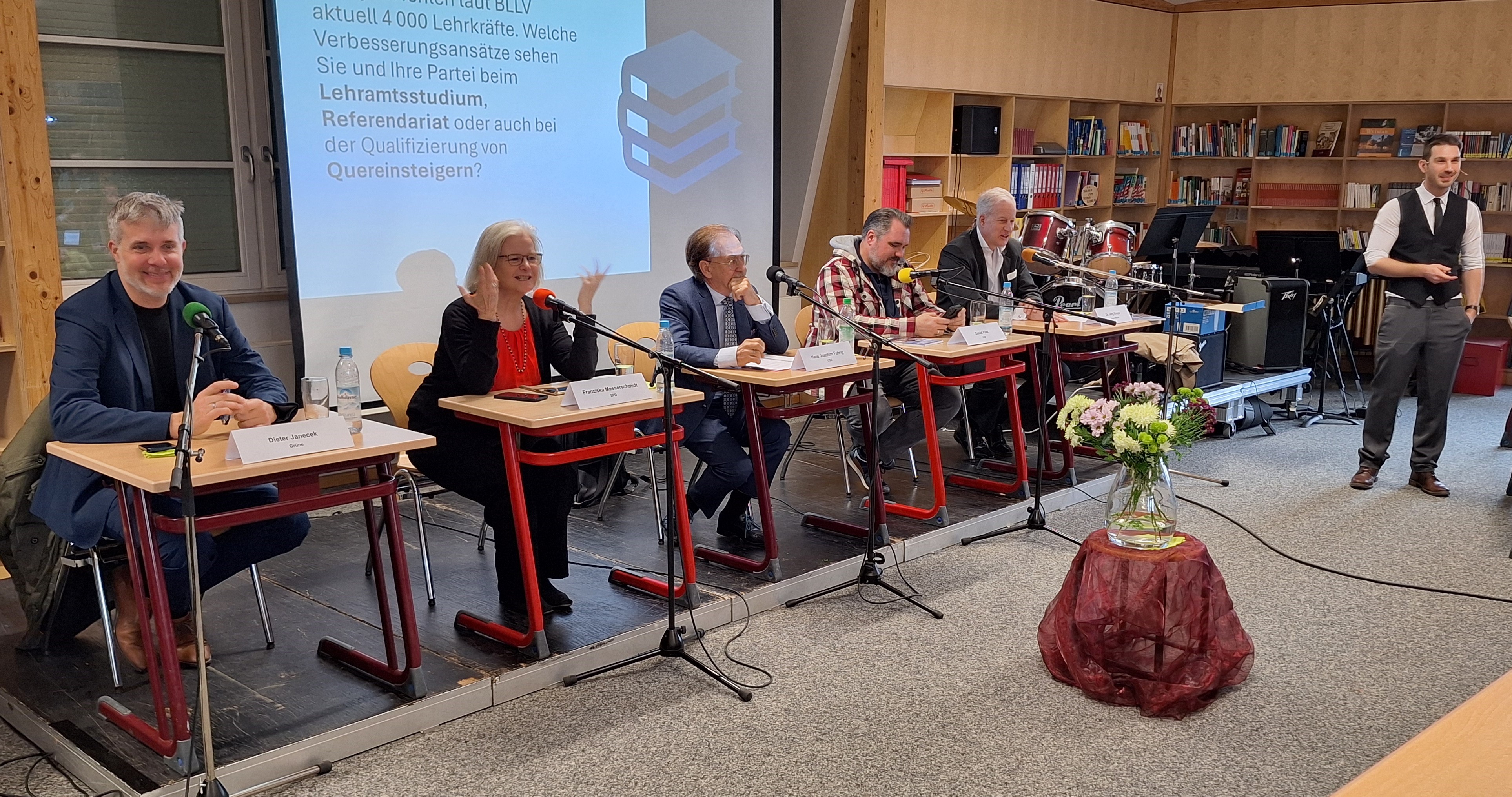 Dieter Janecek und Daniel Föst am Obermenzinger Gymnasium